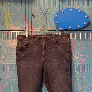 🧺Universal Thread, high rise skinny Jeans. 18/34R. Skinny. P09